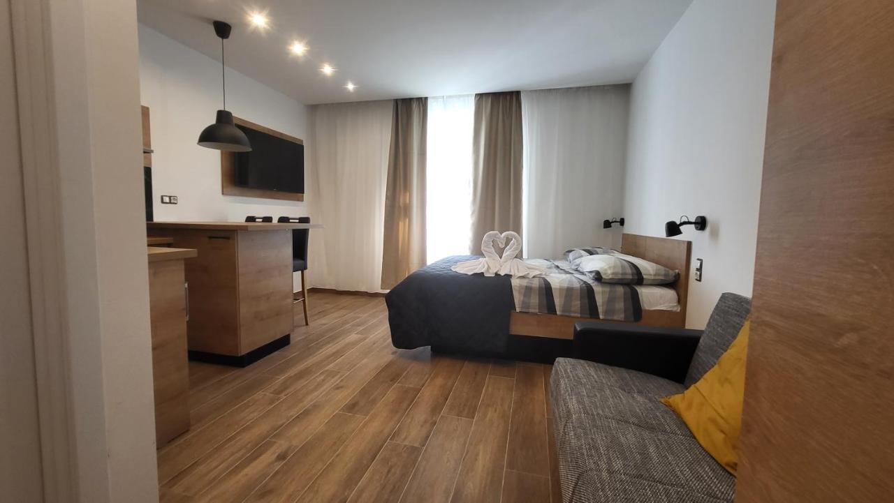 Imperial Central Residences West Rijeka Bagian luar foto